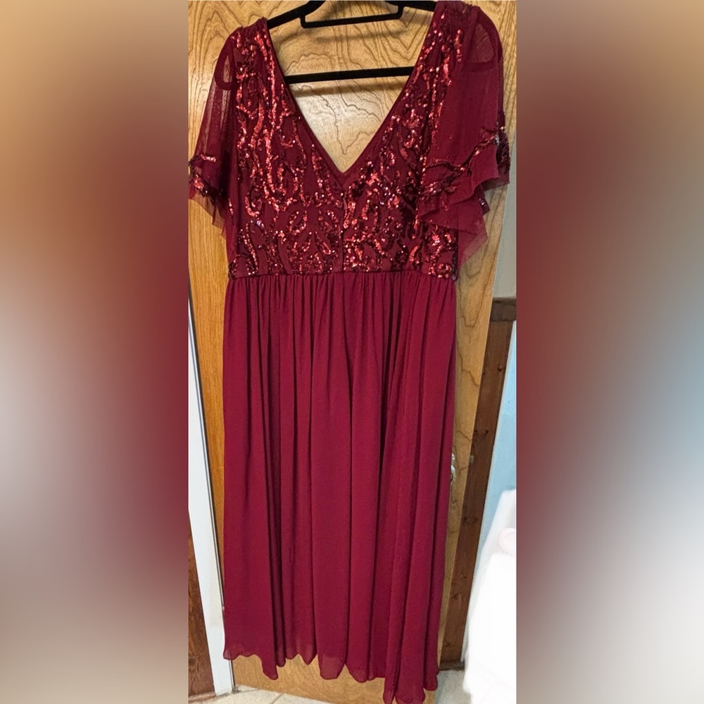 Elegant Burgundy Formal Dress
